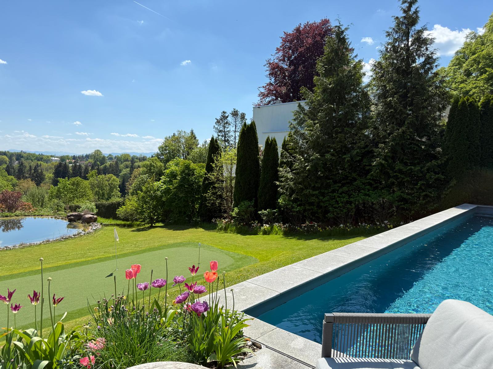 Pool, Naturteich und Landschaftsgarten in Starnberg